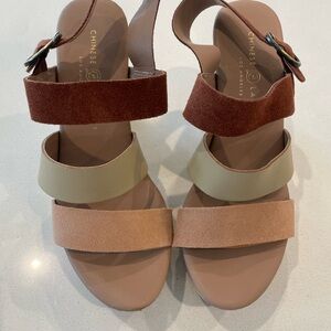 Chinese Laundry Brown Tan Sandals with Three-Strap Design